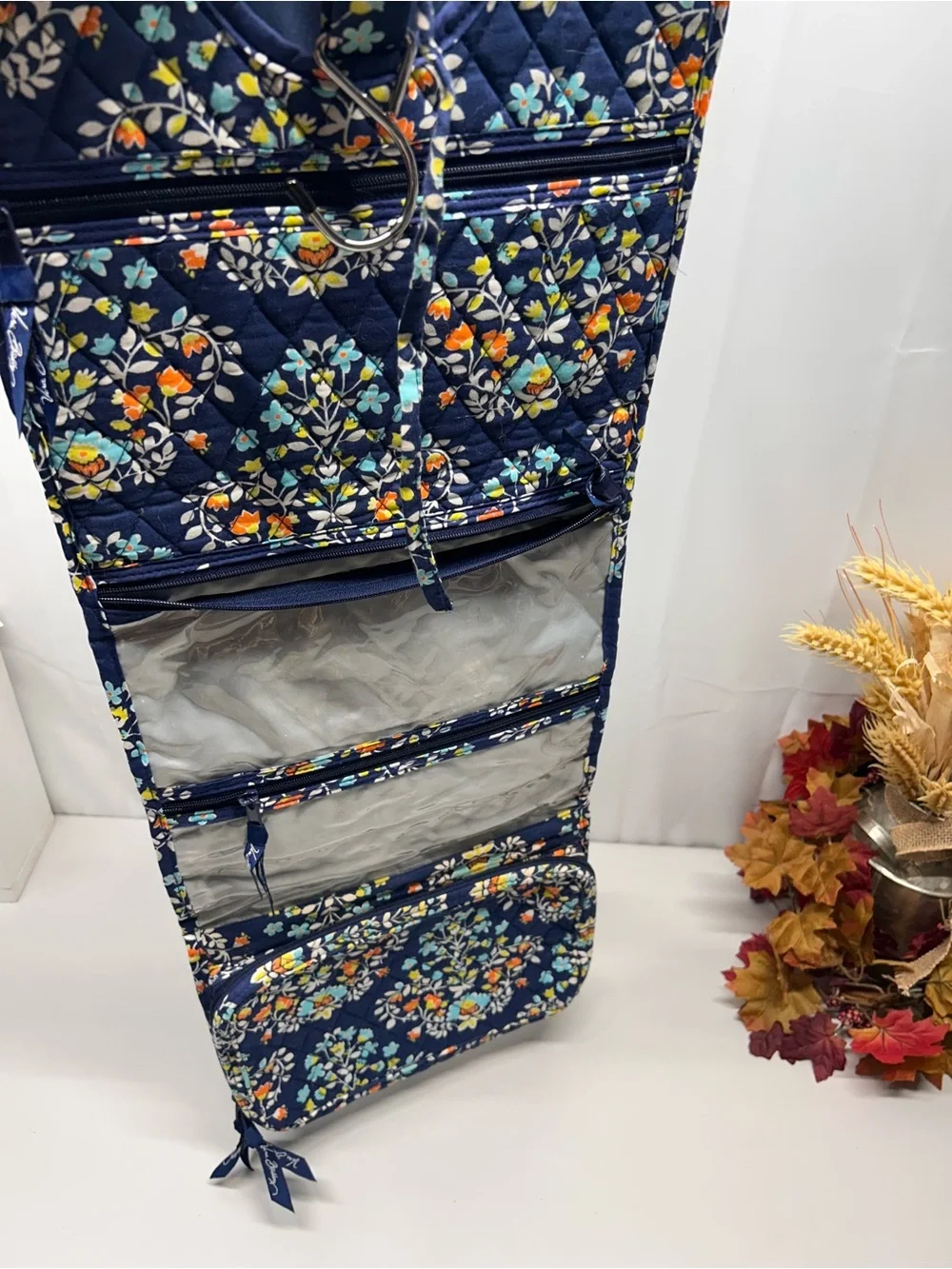 Vera Bradley Navy Floral Quilted makeup organizer